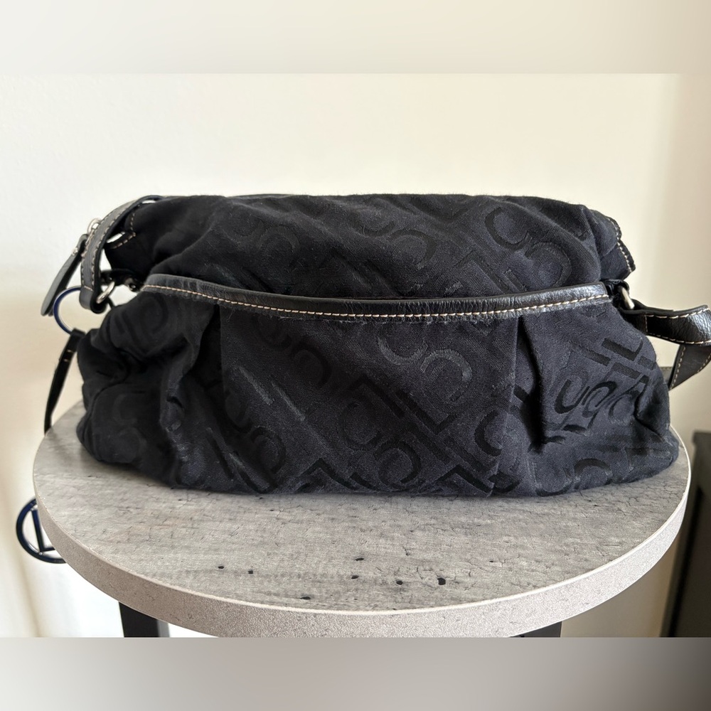 Liz Claiborne Fabric/Faux Leather Black Shoulder Bag Logo Pattern Strap Ring - Picture 3 of 12